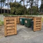 Local Poubelle en bois